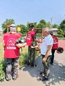 Пока одни обещают — КПРФ помогает: по обращению жителей дома на улице Шахтёрской, 54 организован покос территории